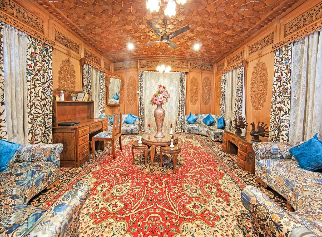 Hotel Kolu Group Of Houseboats à Srīnagar Extérieur photo