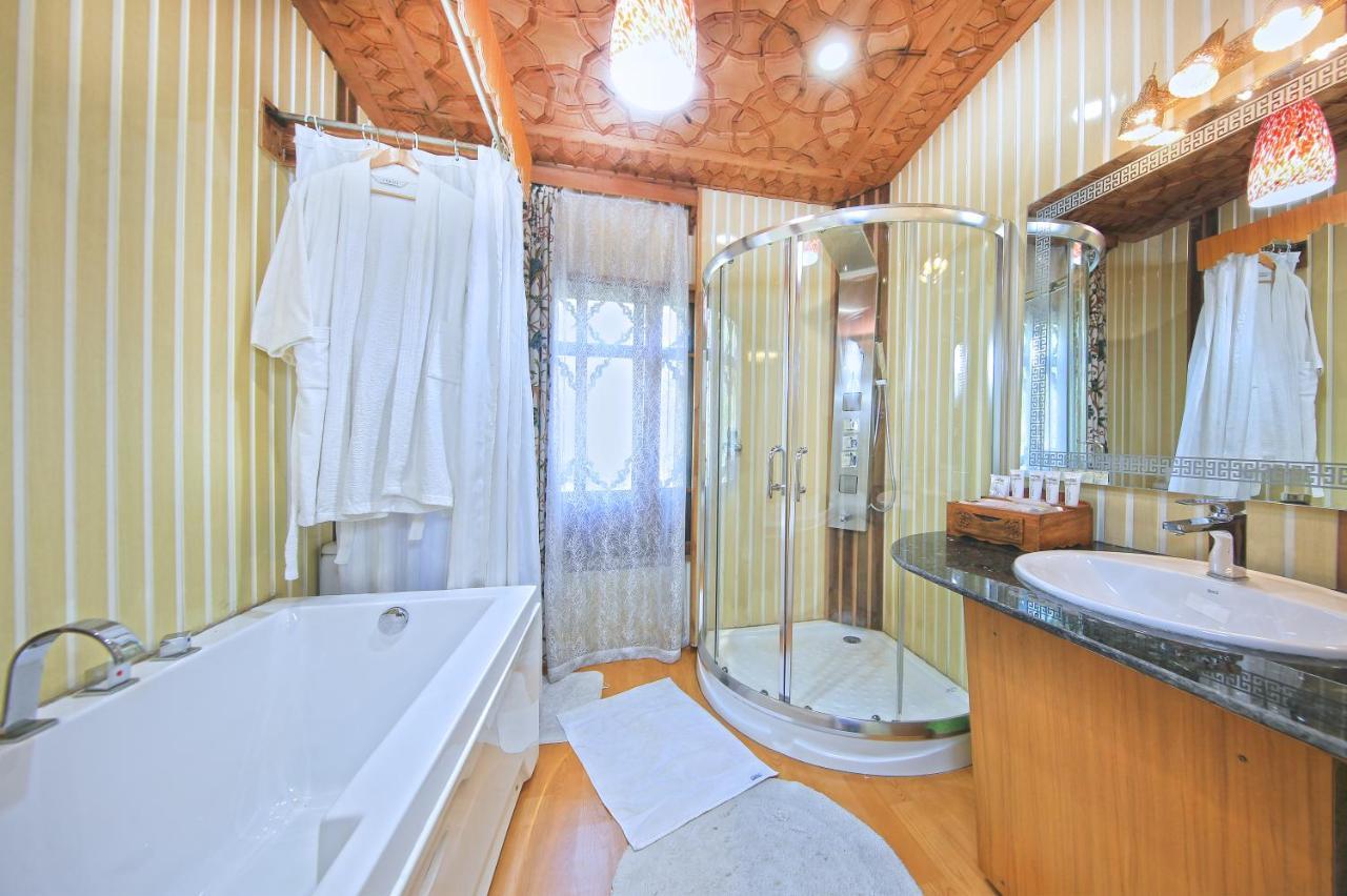 Hotel Kolu Group Of Houseboats à Srīnagar Extérieur photo